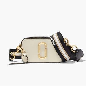 Marc Jacob’s Snapshot Crossbody (Black & Beige) ✨